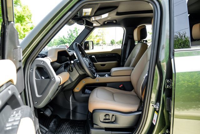 New 2026 Land Rover Defender 110 X-Dynamic SE AWD/4WD image 4