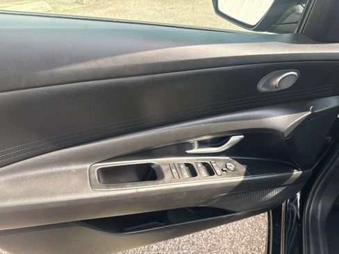 Used 2024 Hyundai Elantra SEL FWD image 17