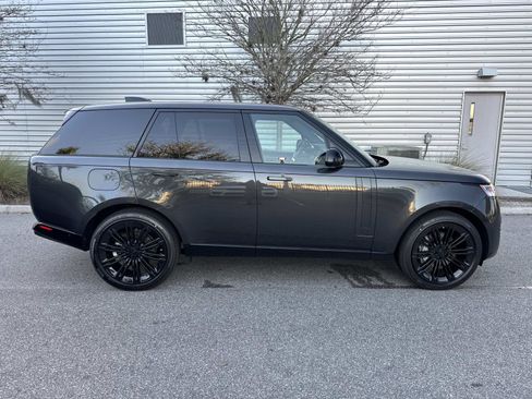 New 2026 Land Rover Range Rover SE image 5