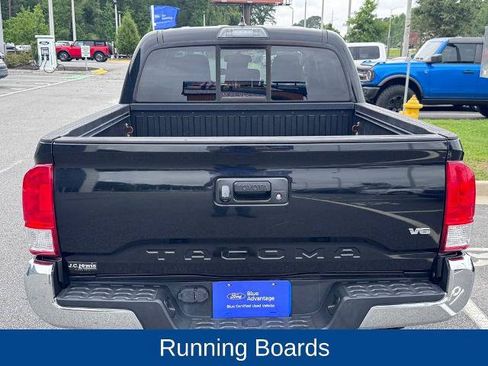 Used 2017 Toyota Tacoma SR5 w/ Tow Package RWD image 6