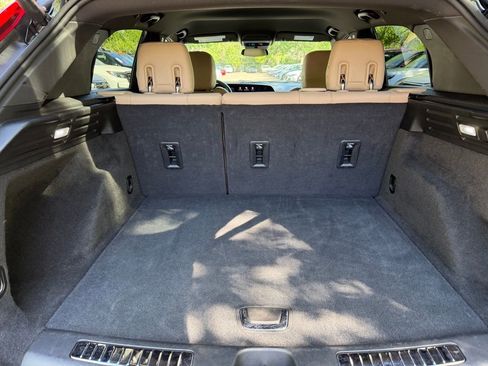 Used 2025 Cadillac XT4 Premium Luxury image 7