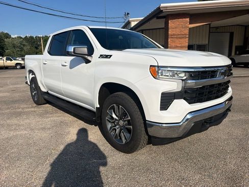 New 2026 Chevrolet Silverado 1500 LT w/ Z71 Off-Road Package AWD/4WD image 3
