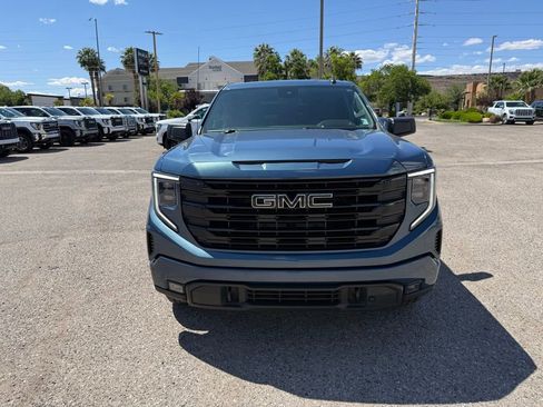 Used 2024 GMC Sierra 1500 Elevation w/ X31 Off-Road Package AWD/4WD image 2