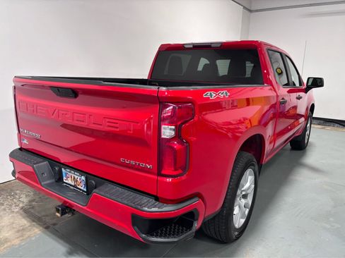 Used 2019 Chevrolet Silverado 1500 Custom w/ Custom Convenience Package AWD/4WD image 6