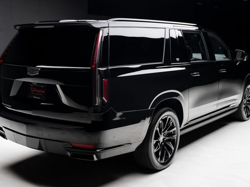 Used 2024 Cadillac Escalade ESV Sport Platinum w/ LPO, ONYX Package AWD/4WD image 35