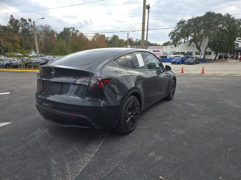 Used 2024 Tesla Model Y Long Range image 8
