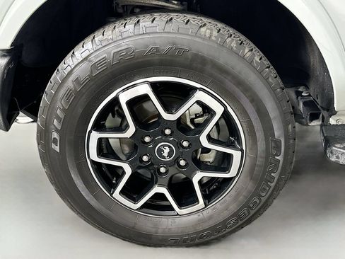 Used 2024 Ford Bronco Outer Banks AWD/4WD image 30