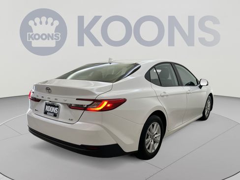 Used 2026 Toyota Camry LE FWD image 8