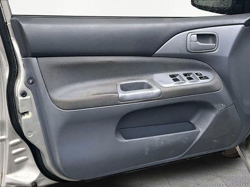 Used 2003 Mitsubishi Lancer ES image 12