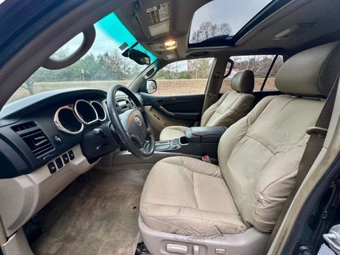 Used 2004 Toyota 4Runner Limited image 10