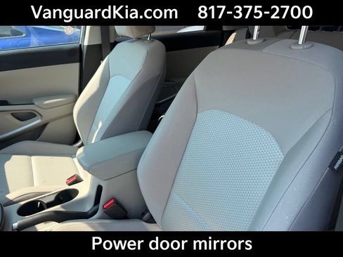 Certified 2025 Kia Soul LX w/ LX Technology Package FWD image 13