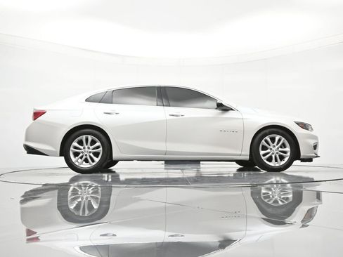 Used 2016 Chevrolet Malibu LT w/ Leather Package image 40