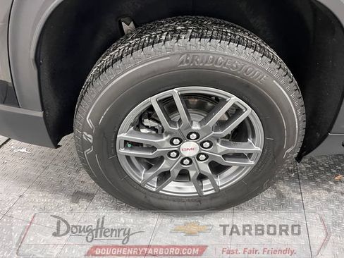 Used 2025 GMC Acadia Elevation FWD image 17