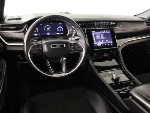 Used 2023 Jeep Grand Cherokee L Laredo AWD/4WD image 2