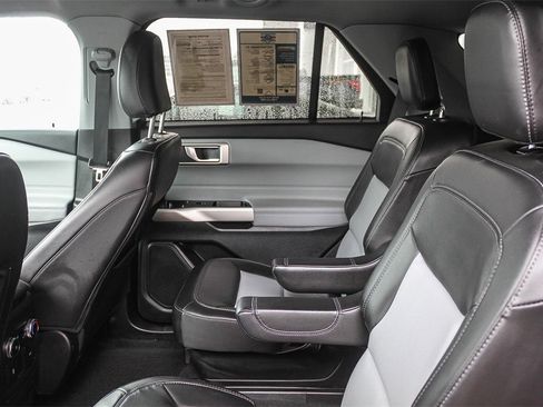 Used 2023 Ford Explorer XLT w/ Equipment Group 202A image 22