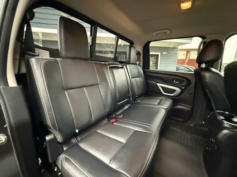 Used 2017 Nissan Titan SL AWD/4WD image 28