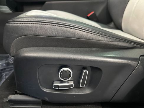 Used 2022 Land Rover Range Rover Evoque R-Dynamic S image 16