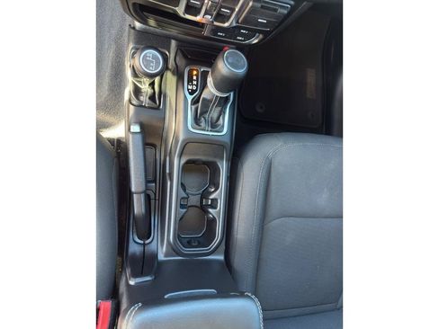 Used 2022 Jeep Wrangler Unlimited Sahara w/ LED Lighting Group AWD/4WD image 12