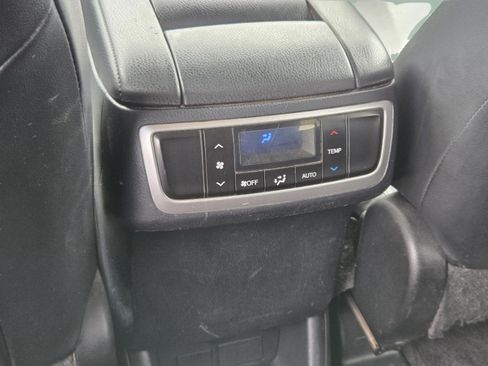 Used 2015 Toyota Highlander XLE AWD/4WD image 14