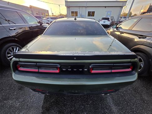 Used 2018 Dodge Challenger R/T Scat Pack w/ Leather Interior Group image 3