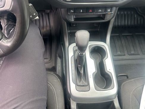 Used 2022 Chevrolet Colorado LT w/ Fleet Safety Package image 9