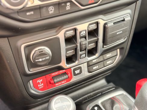 Used 2019 Jeep Wrangler Unlimited Rubicon AWD/4WD image 50