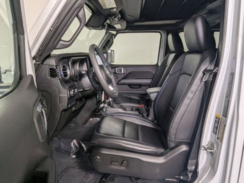Used 2024 Jeep Wrangler High Altitude AWD/4WD image 12
