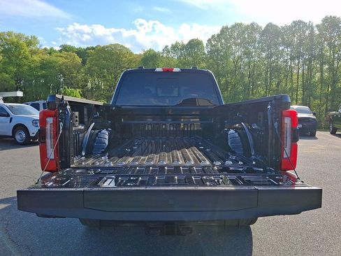 Used 2025 Ford F250 Platinum w/ FX4 Off-Road Package AWD/4WD image 31