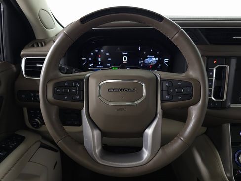 Used 2023 GMC Yukon Denali w/ Advanced Technology Package image 19