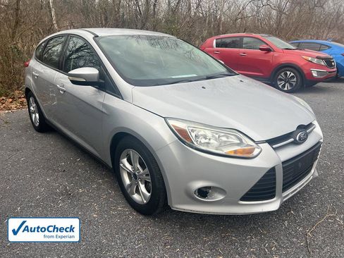 Used 2014 Ford Focus SE image 2