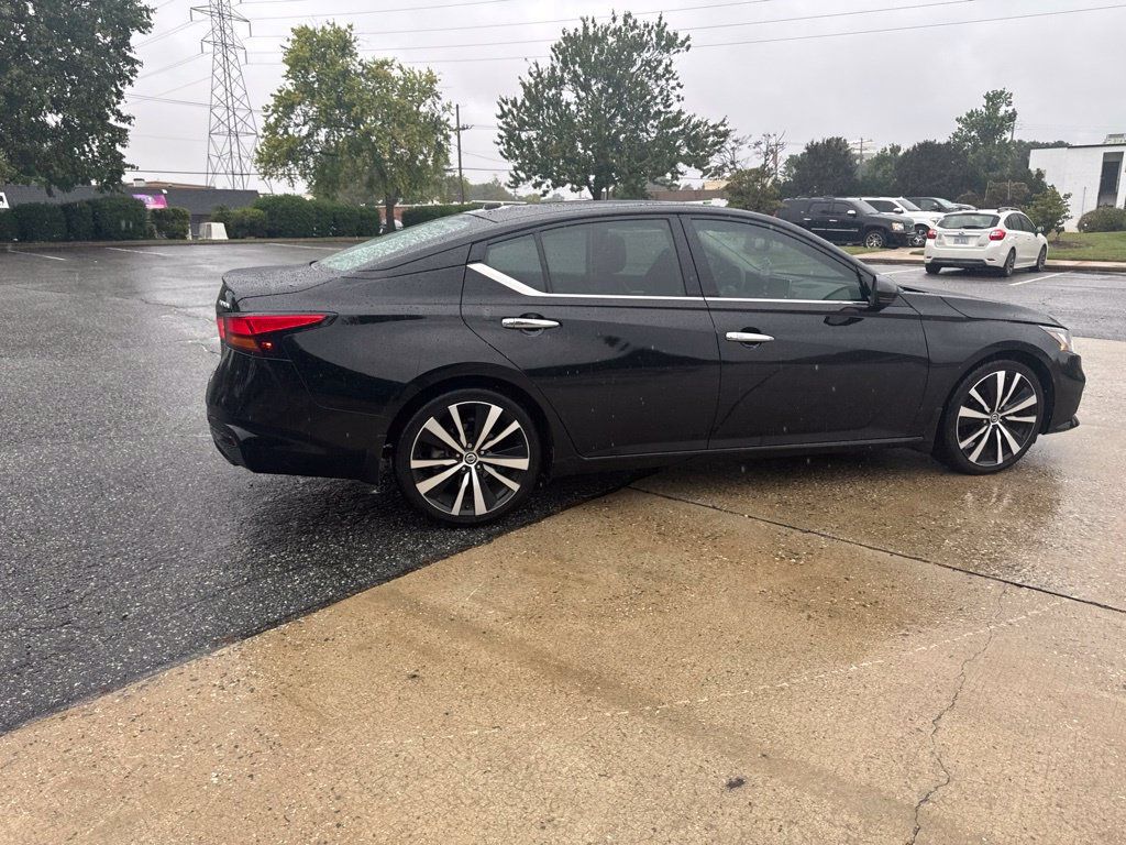 Used 2019 Nissan Altima 2.5 Platinum FWD image 12