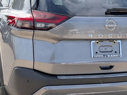 Used 2023 Nissan Rogue SL w/ SL Premium Package FWD image 8
