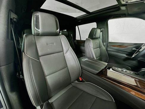 Used 2023 Cadillac Escalade Premium Luxury w/ Performance Package AWD/4WD image 30