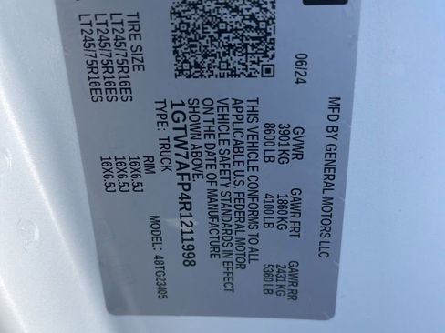 Used 2023 GMC Savana 2500 Extended w/ Driver Convenience Package image 31