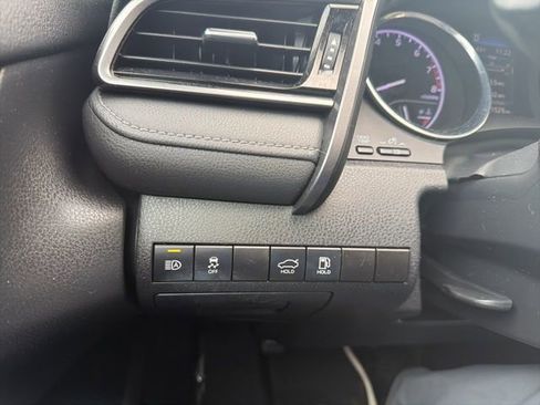 Used 2020 Toyota Camry SE FWD image 17