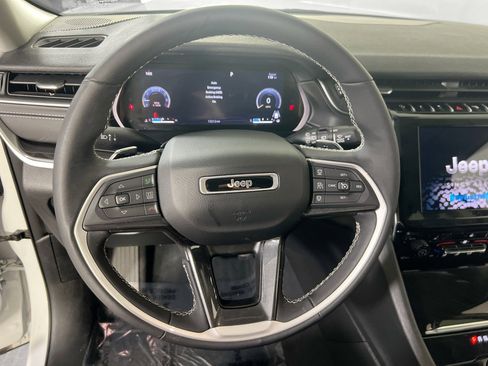 Used 2023 Jeep Grand Cherokee L Laredo w/ Luxury Tech Group I AWD/4WD image 11