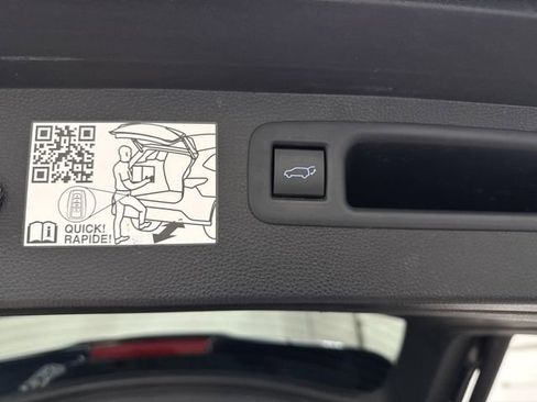 Used 2021 Toyota Highlander Platinum image 17