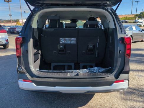 New 2026 Kia Carnival image 25