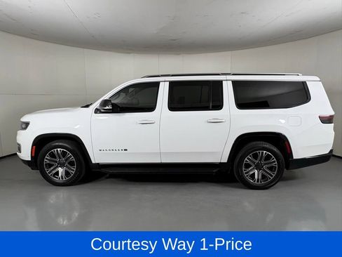 Used 2024 Jeep Wagoneer L Series II RWD image 6