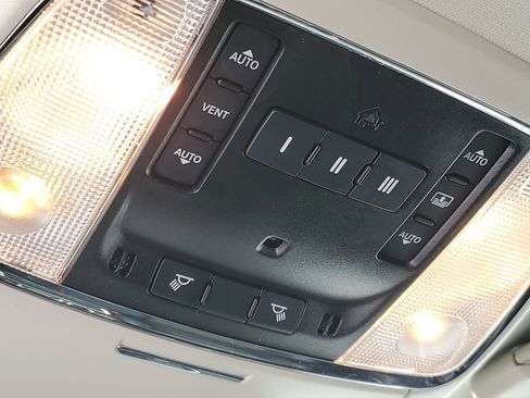 Used 2023 Chrysler 300 Touring L w/ Popular Equipment Group image 24