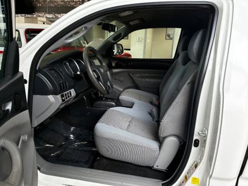 Used 2014 Toyota Tacoma 2WD Regular Cab image 14