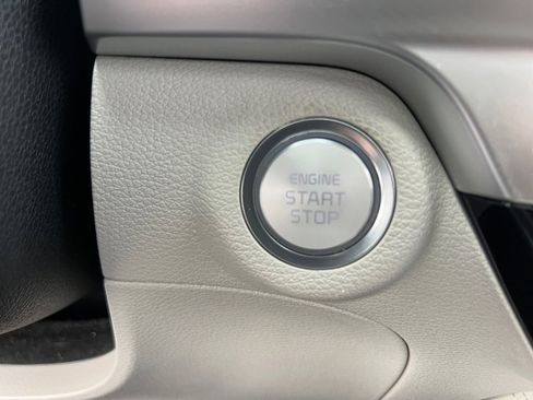 Used 2023 Kia Telluride EX w/ EX Captain's Chair Package image 20