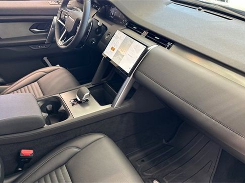 New 2025 Land Rover Discovery Sport Dynamic SE image 15