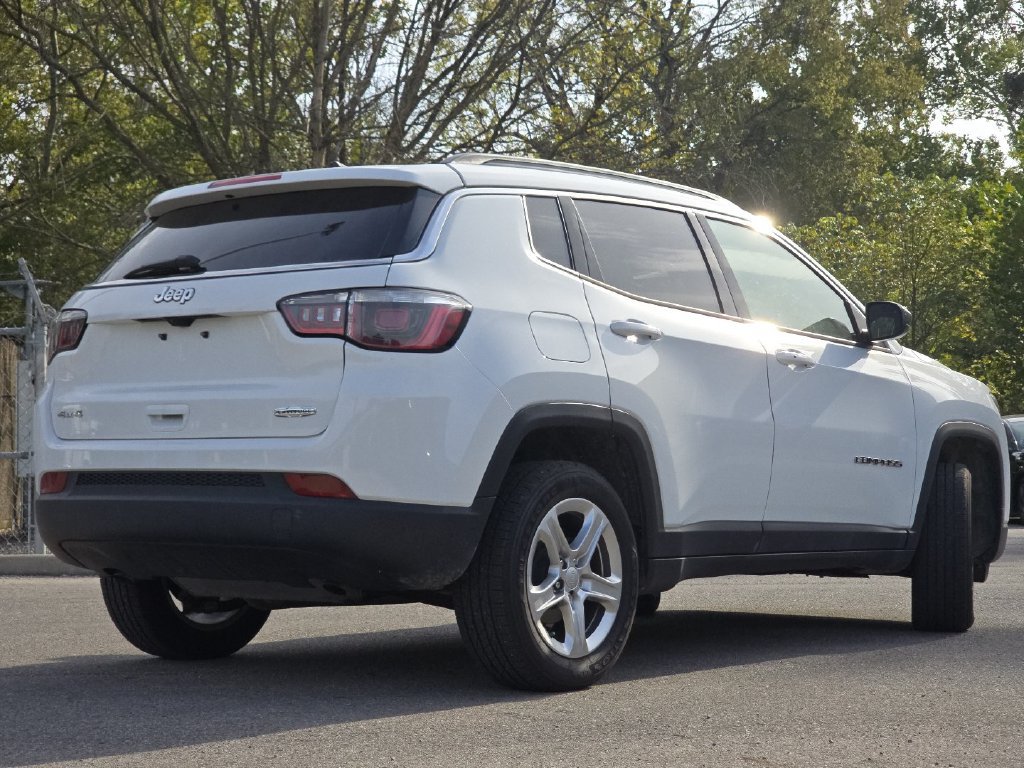 Used 2023 Jeep Compass Latitude w/ Convenience Group AWD/4WD image 13
