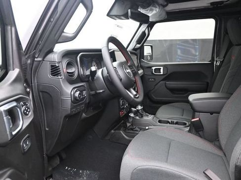 Used 2024 Jeep Wrangler Unlimited Rubicon w/ Technology Group AWD/4WD image 10