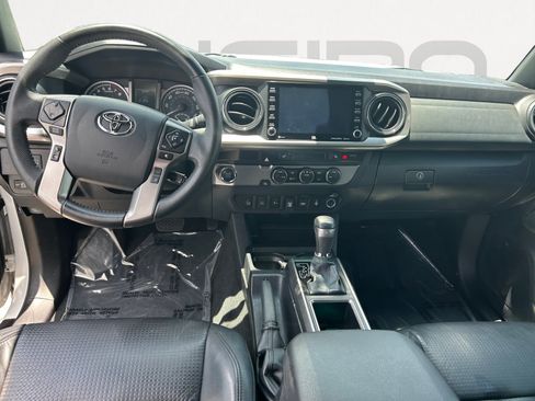 Used 2023 Toyota Tacoma Limited RWD image 3