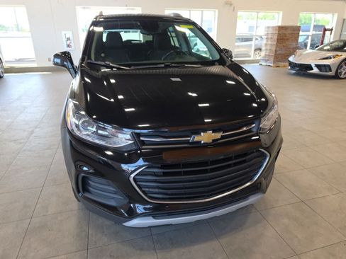 Used 2020 Chevrolet Trax LT w/ LT Convenience Package FWD image 4