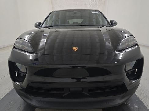 Used 2025 Porsche Macan Electric RWD image 5