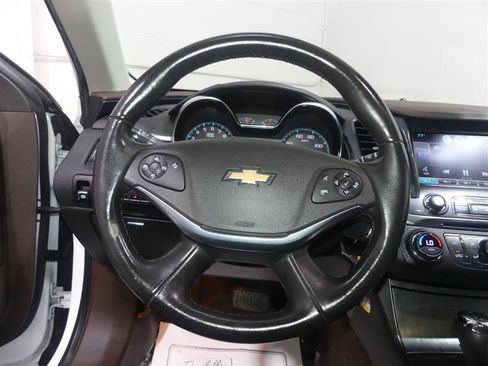 Used 2015 Chevrolet Impala LT w/ Convenience Package FWD image 30