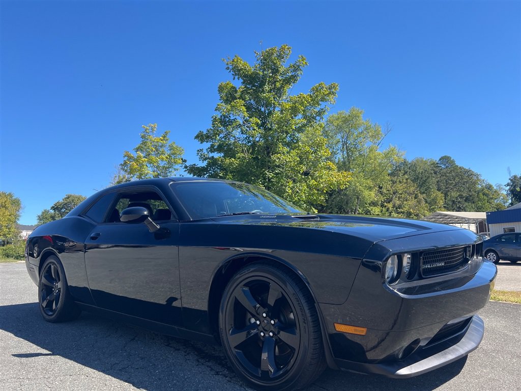Used 2014 Dodge Challenger R/T Plus RWD image 4